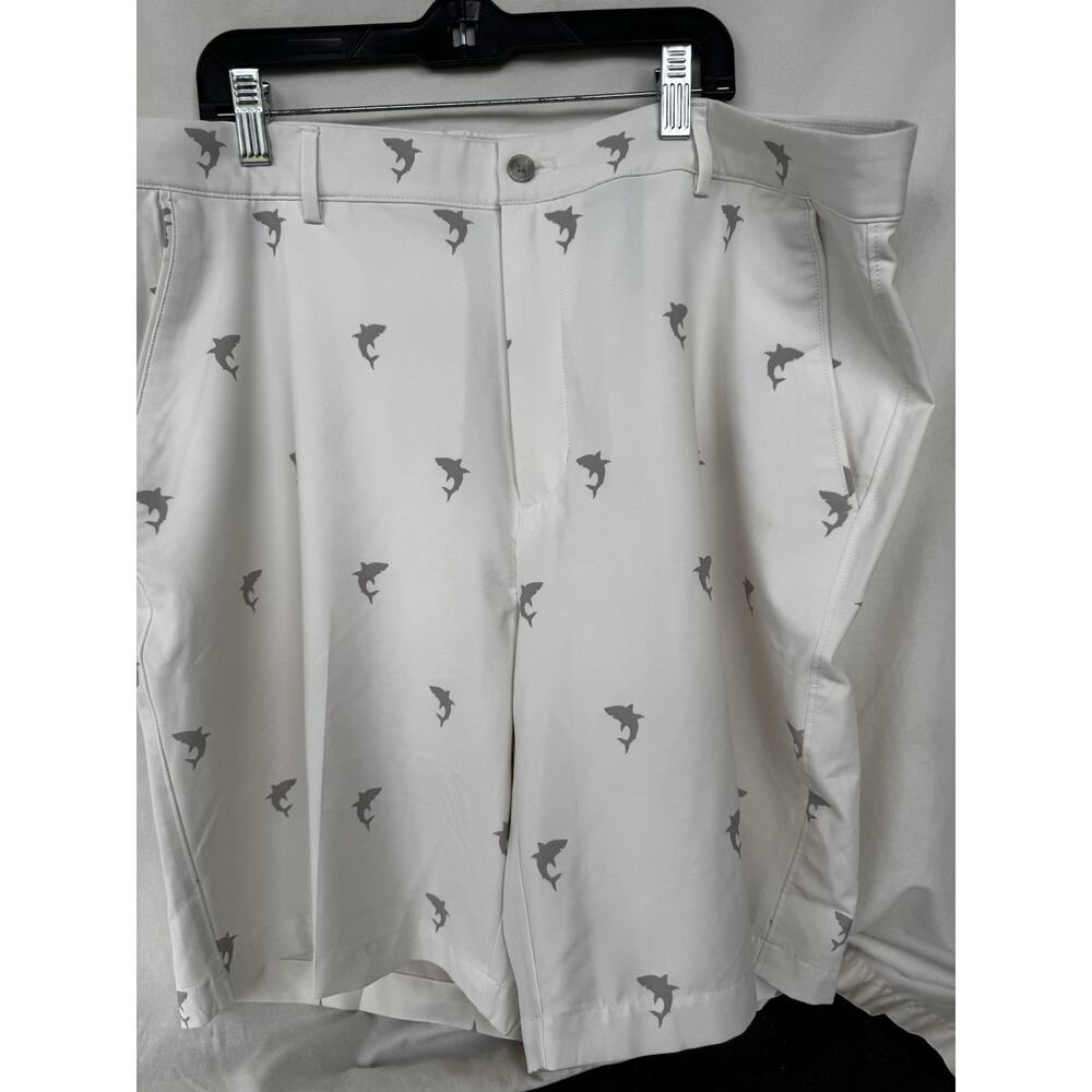 Greg Norman Men's White Shark Print Golf Shorts Sz 38 Performance Stretch